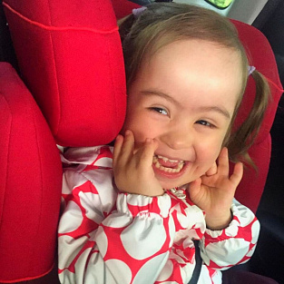 Помощь рядом: бесплатное такси возит детей с синдромом Дауна на занятия в Даунсайд Ап